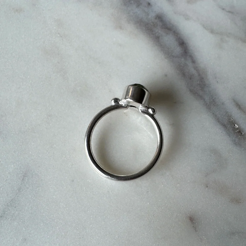 NWOT Sundance Jewel Ring, Peridot, Sterling Silver - Picture 4 of 6